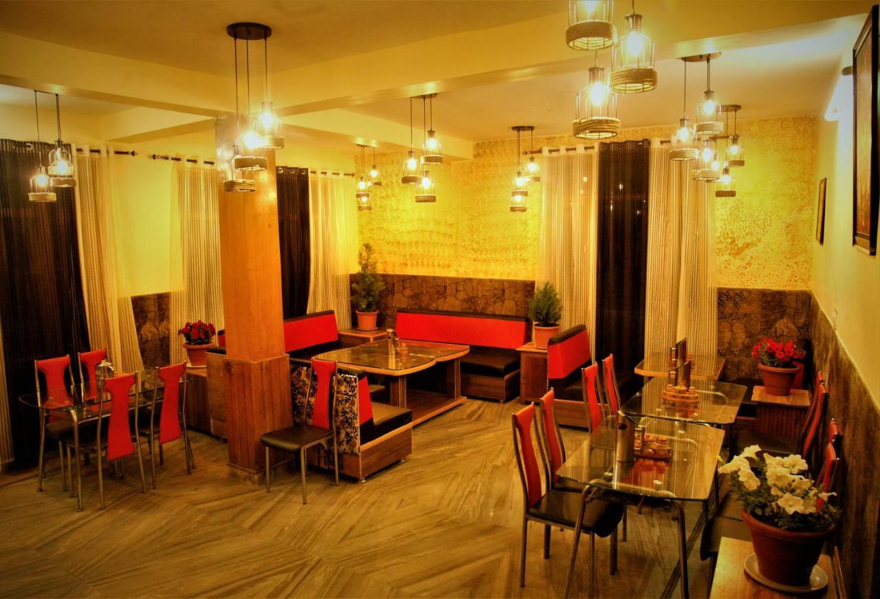 โฮเต็ล เช็ทนา&คอทเทจส์ Hotel มะนาลี ภายนอก รูปภาพ